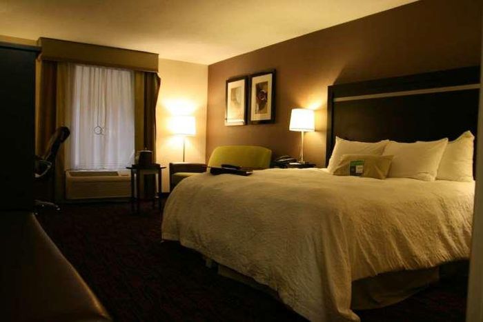 ___4996190___https:______static.pulse.com.gh___webservice___escenic___binary___4996190___2016___5___4___16___hote+room