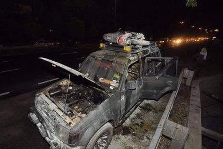 The burnt car