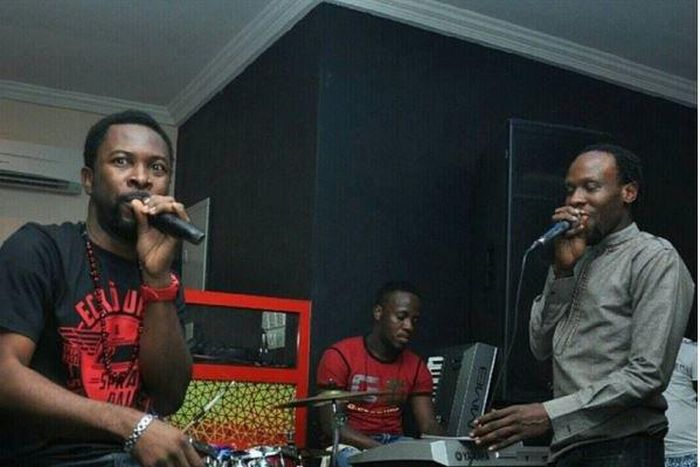 Ruggedman and Nomoreloss performing