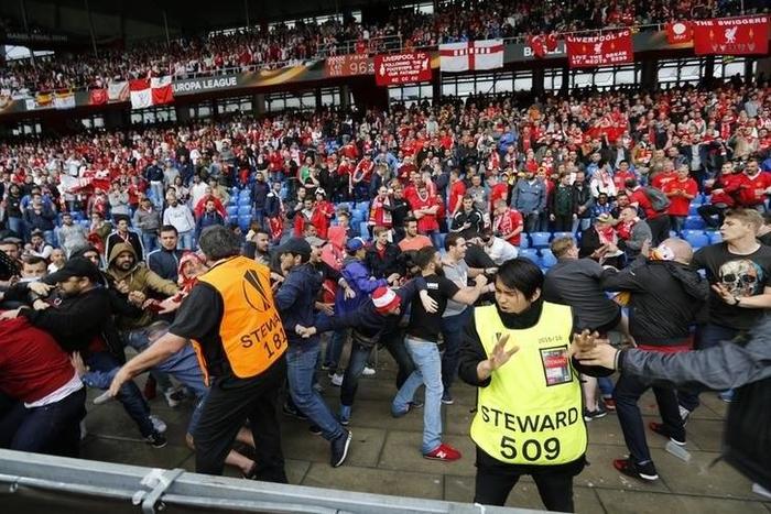 Football Soccer - Liverpool v Sevilla - UEFA Europa League Final - St. Jakob-Park, Basel, Switzerland - 18/5/16 Fans clash before the game
