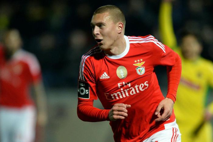 ___5072111___https:______static.pulse.com.gh___webservice___escenic___binary___5072111___2016___5___25___3___victor-lindelof-cropped_1lds9074vdpt01hlixn7pksu64