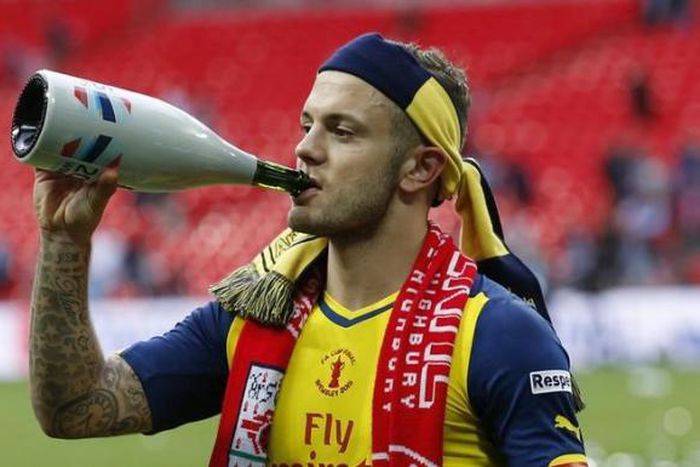 Arsenal back Wilshere over alleged night-club incident