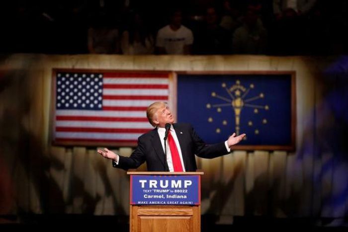 Trump hopes to land decisive blow in Indiana showdown with Cruz
