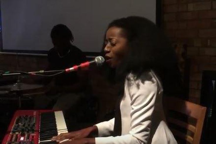 kaline on open mic session, performs 'One dance', two songs of hers
