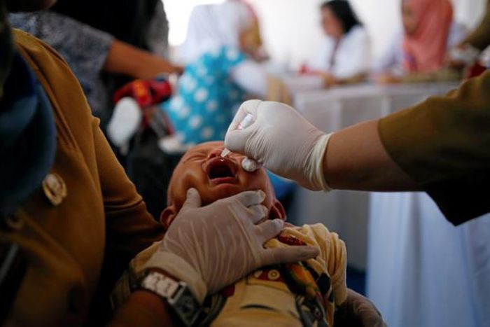 Indonesia begins re-vaccinating victims of fake drug ring