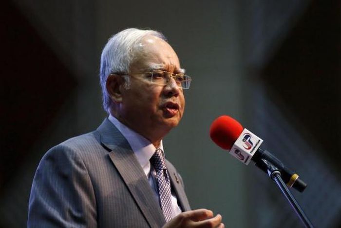 More than $1 bln was transferred into Malaysia PM's accounts-WSJ