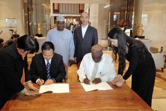 Governor Aminu Waziri Tambuwal witnessing the signing of agreement between Sokoto State Government and the Henan Province of China.