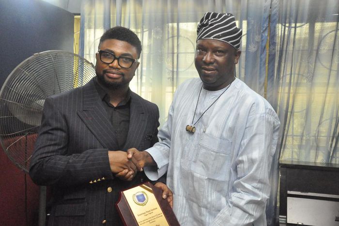 Wole Oni honoured by Tenstrings Music Institute