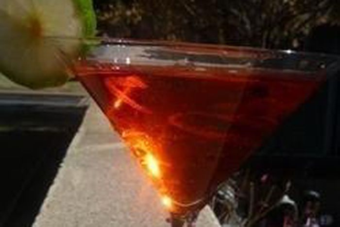 ___4894361___https:______static.pulse.com.gh___webservice___escenic___binary___4894361___2016___4___7___19___Tres+Chic+Pomegranate+Martini