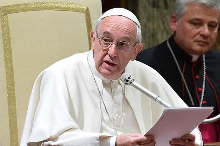 Pope loses his cool with person who almost knocked him down