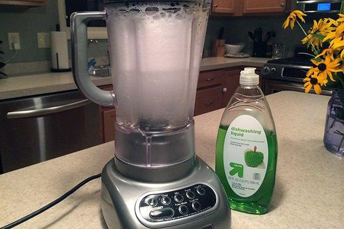 How to clean your blender