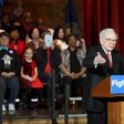 Buffett rebukes Trump, questions his business skill