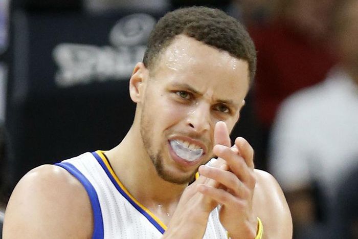 ___4905278___https:______static.pulse.com.gh___webservice___escenic___binary___4905278___2016___4___11___16___stephencurry-cropped_xqudrvet2jm111vjquaia4w98