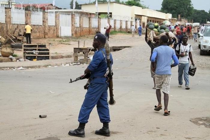 A policeman patrols the streets after a grenade attack of Burundi's capital Bujumbura, February 3, 2016. REUTERS/Jean Pierre Aime Harerimama