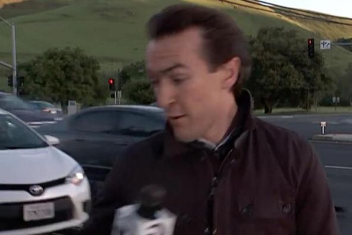 News reporter nearly hit by car during live broadcast