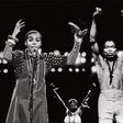 Lauryn Hill performs 'Lost ones' on a Fela 'Zombie' instrumental