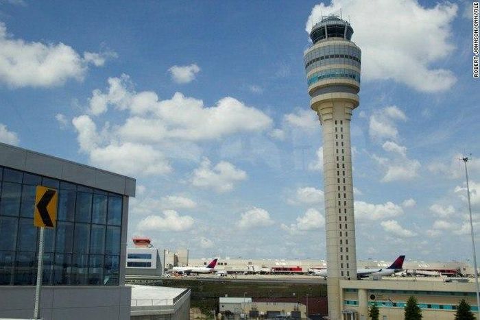 ___4885176___https:______static.pulse.com.gh___webservice___escenic___binary___4885176___2016___4___5___21___Hartsfiel+Jackson+International+Airport