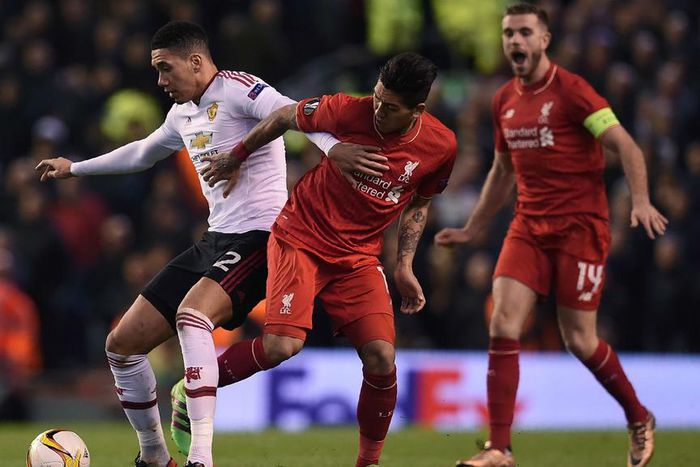 ___4807243___https:______static.pulse.com.gh___webservice___escenic___binary___4807243___2016___3___15___21___chris-smalling-cropped_13qe1ekwdli4814eceaf90bq9f