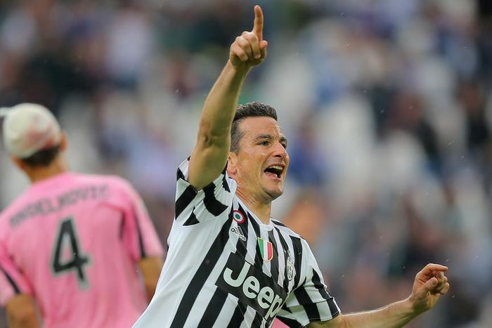 ___4933762___https:______static.pulse.com.gh___webservice___escenic___binary___4933762___2016___4___19___4___simone-padoin-cropped_qpq61b2gnds1aghgkyb2vmne