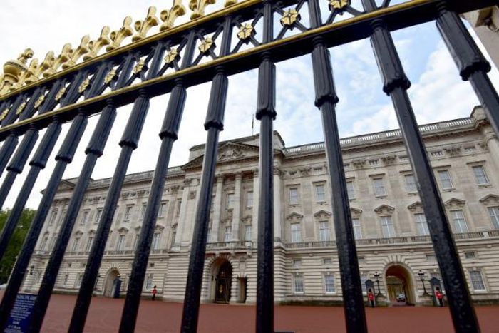 Convicted murderer admits trespassing into grounds of UK's Buckingham Palace
