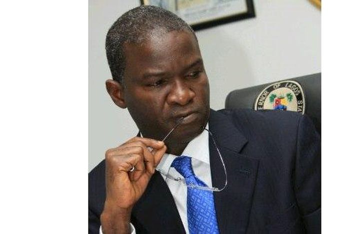 FG`ll rehabilitate strategic roads, says Fashola