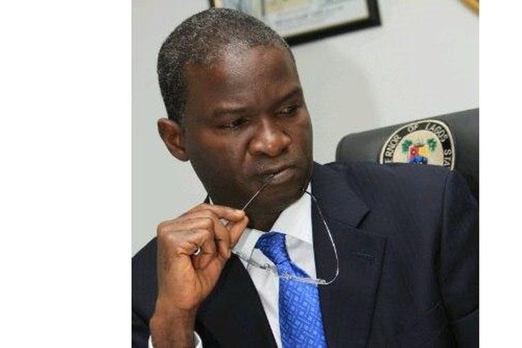 FG`ll rehabilitate strategic roads, says Fashola
