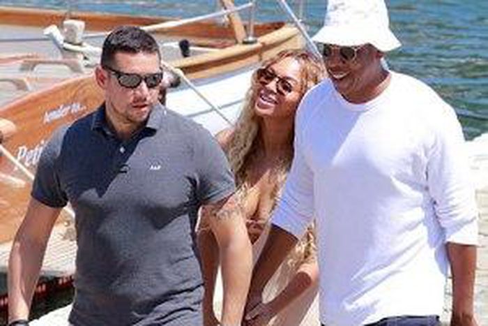 Jay Z, Beyoncé and Blue Ivy on a vacation in France