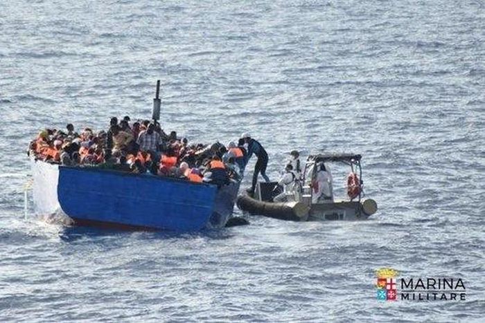 Migrants tell of horrors of voyage in Italy media campaign