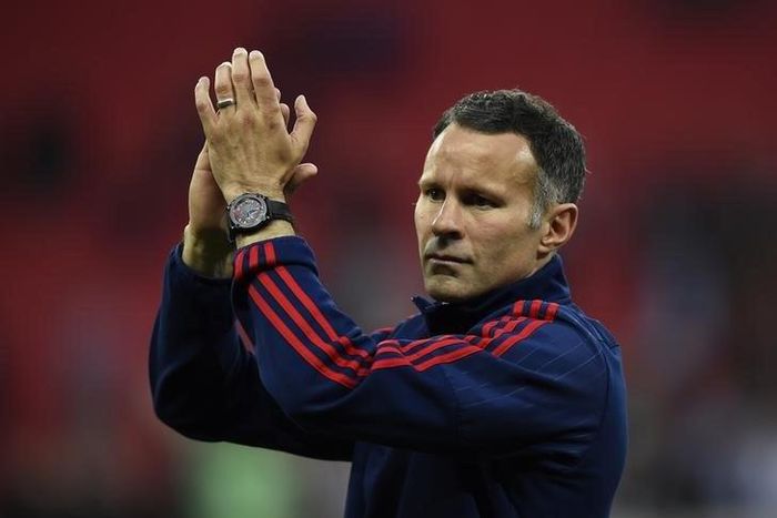 Giggs 'set to leave' Manchester United