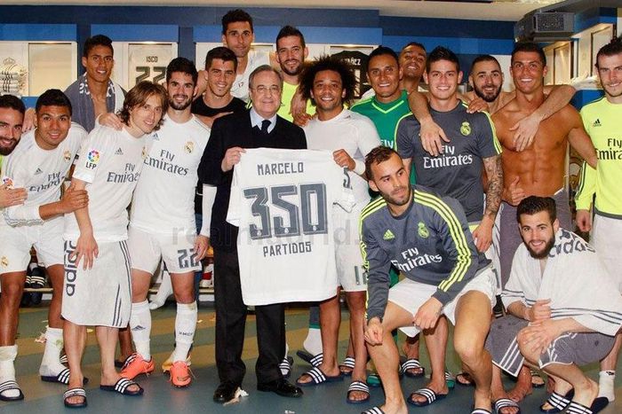 Real Madrid Players and Florentino Perez