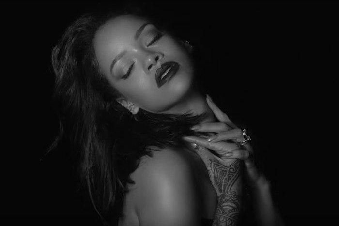 Rihanna in 'Kiss it better' video