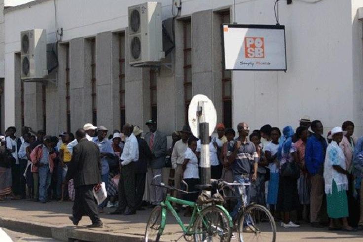 A typical queue in a Zimbabwean bank