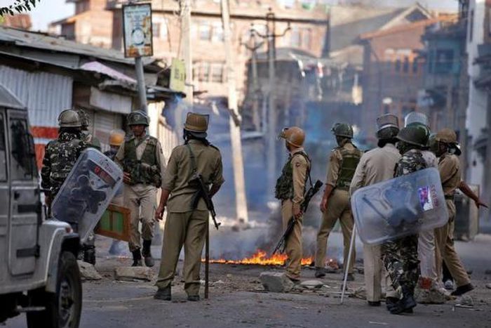 Indian Kashmir protests flare, 3 killed as army opens fire