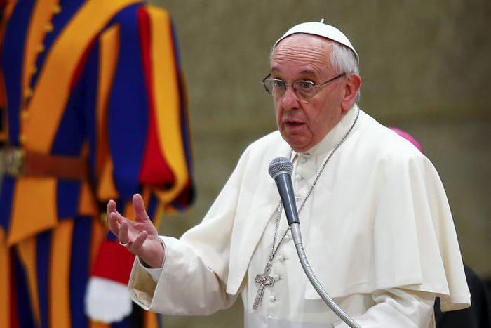 Pope tells Vatican bureaucracy reform will go ahead with "firm resolve"