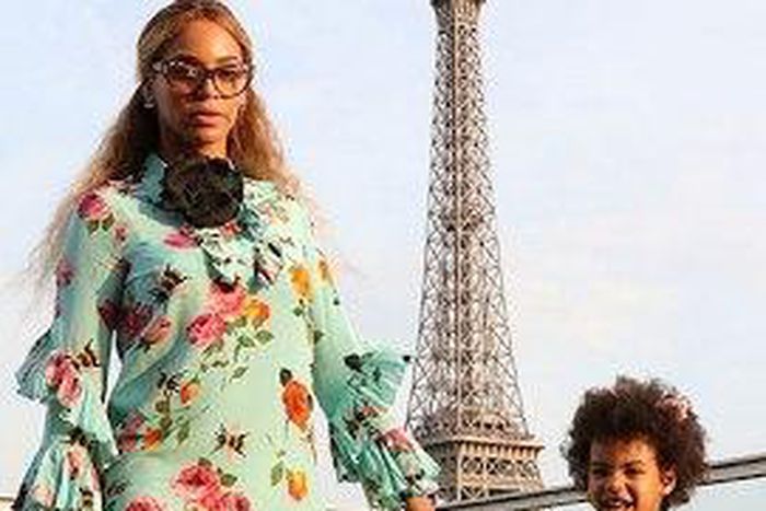 Beyonce, Blue Ivy strike a pose