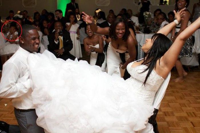 Hilarious fails at weddings captured by photographers