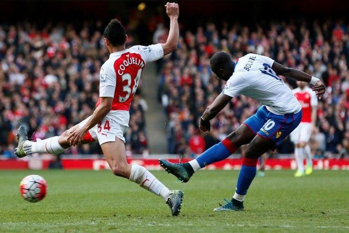 Yannick Bolasie scores the first goal for Crystal Palace