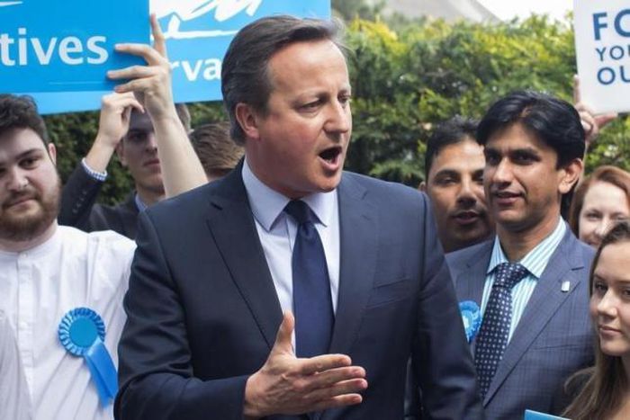 Drawing on history, UK's Cameron hits "patriotic" note for EU membership