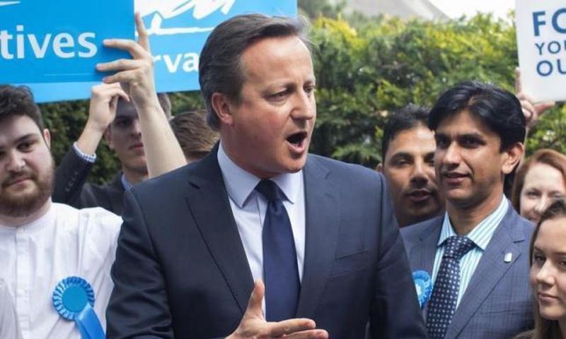 Drawing on history, UK's Cameron hits "patriotic" note for EU membership