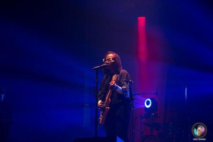 Asa, while performing on stage.