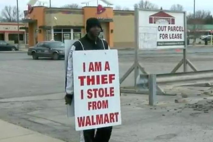 Man opt for wearing 'I Am a Thief' sign over going to jail