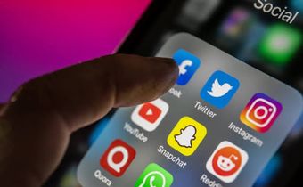 How to regulate social media usage for maximum productivity
