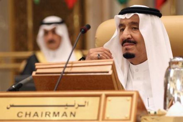 Saudi King Salman bin Abdulaziz attends the Summit of South American-Arab Countries, in Riyadh November 10, 2015.