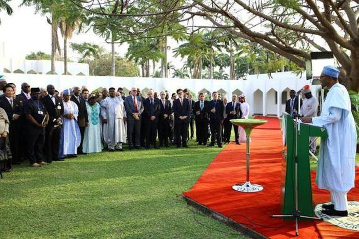 President hosts cocktail party for diplomats. 