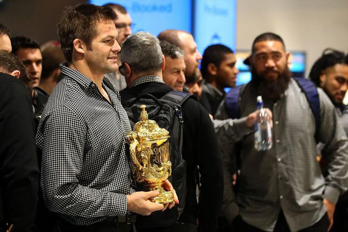 Heroes' welcome for champion All Blacks
