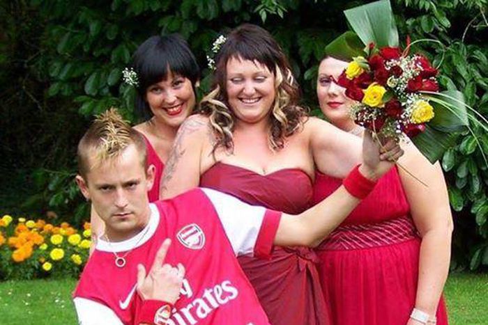 Arsenal fan wed in full club kit