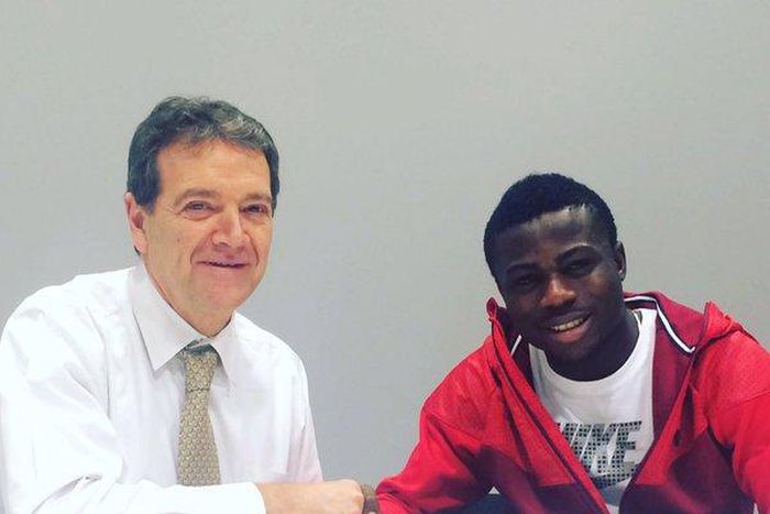 Moses Simon signs new KAA Gent contract