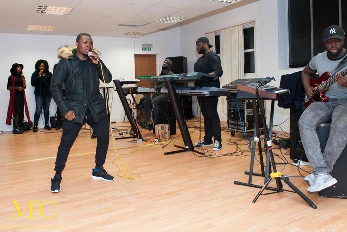 ___4289281___https:______static.pulse.com.gh___webservice___escenic___binary___4289281___2015___10___23___21___Olamide+UK+Tour+Reheasal+-14