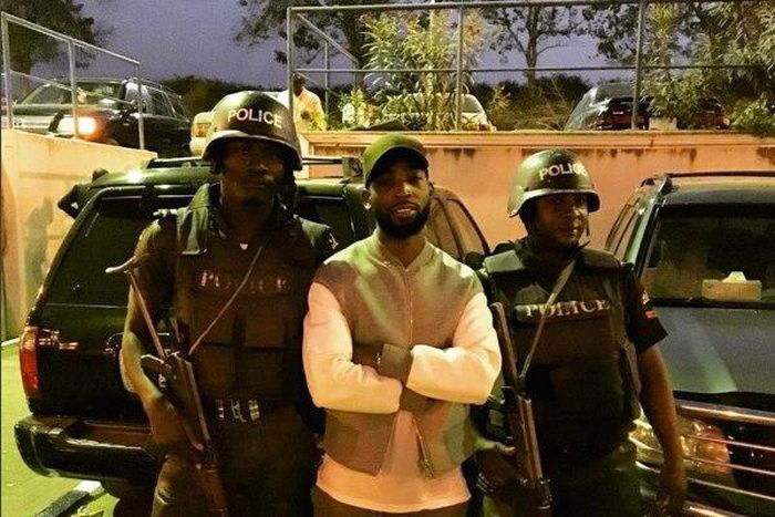 Tinie Tempah arrives Nigeria