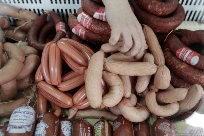 Processed meat can cause cancer, red meat probably can - WHO